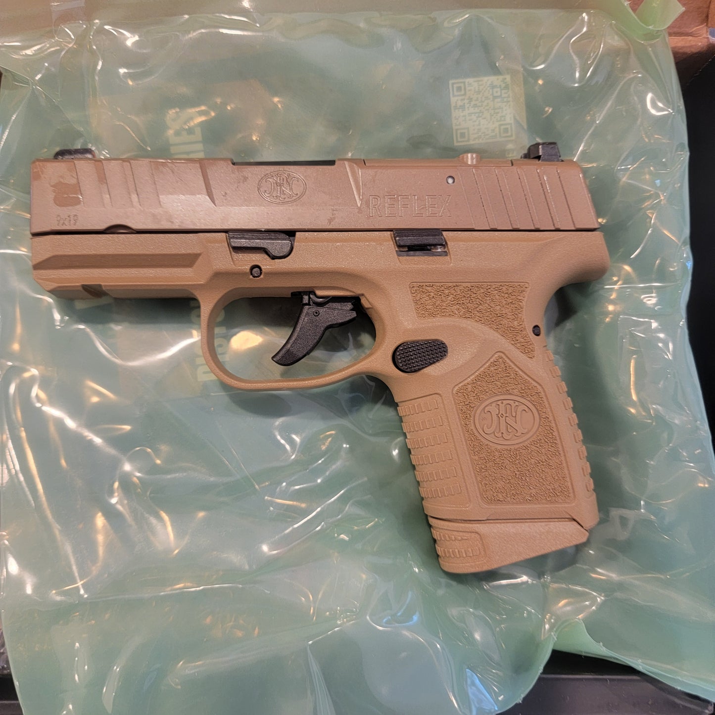 FN Reflex MRD OR Micro-Compact 9MM FDE 15/11 round mag New