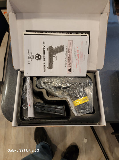 Ruger security-9 9mm 15rd 4" black picatinny rail