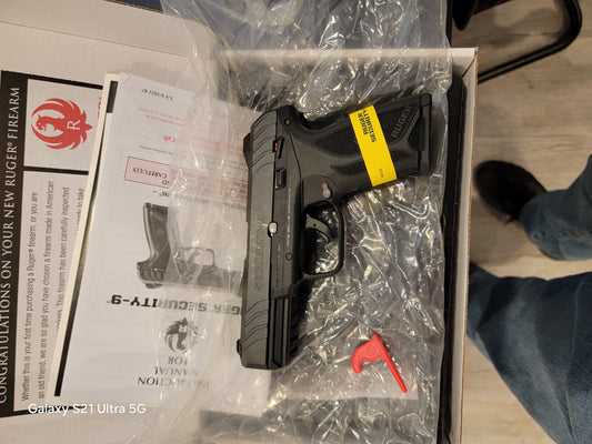 Ruger security-9 9mm 15rd 4" black picatinny rail
