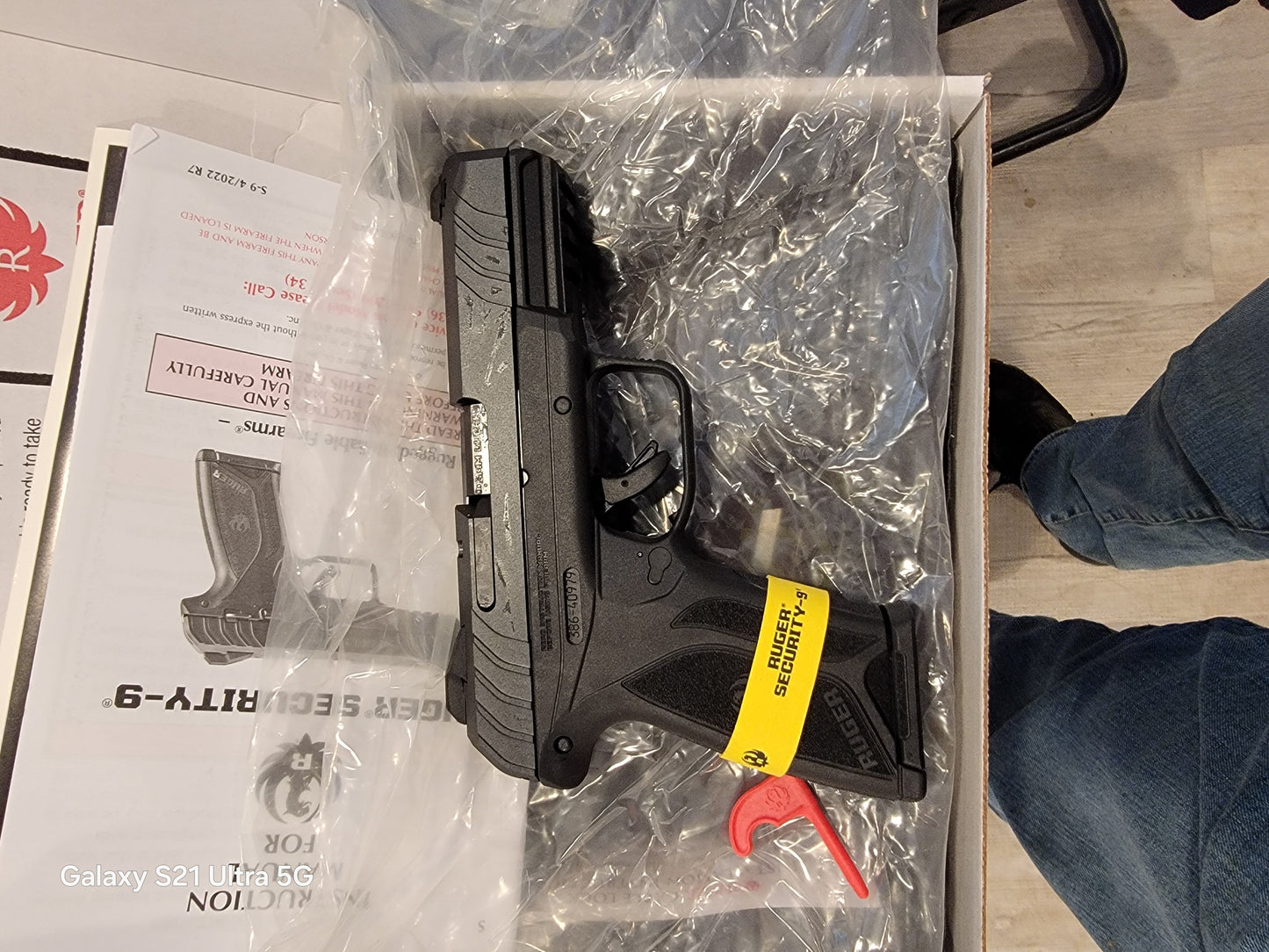 Ruger security-9 9mm 15rd 4" black picatinny rail