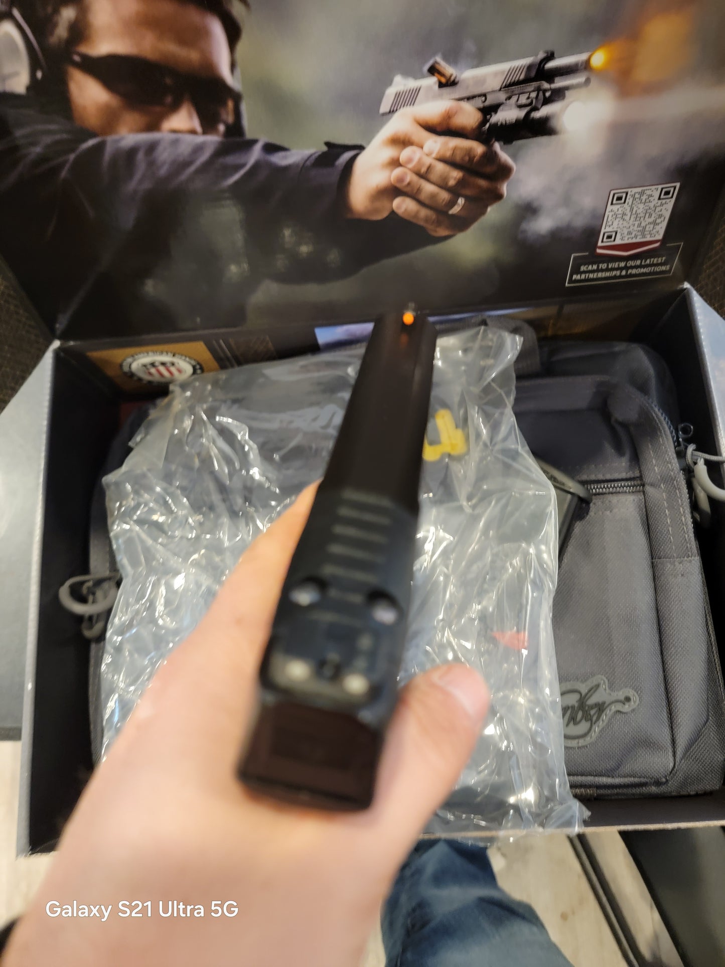 Kimber R7 Mako liberty 9mm Black Optic Ready 13RD extra mags package