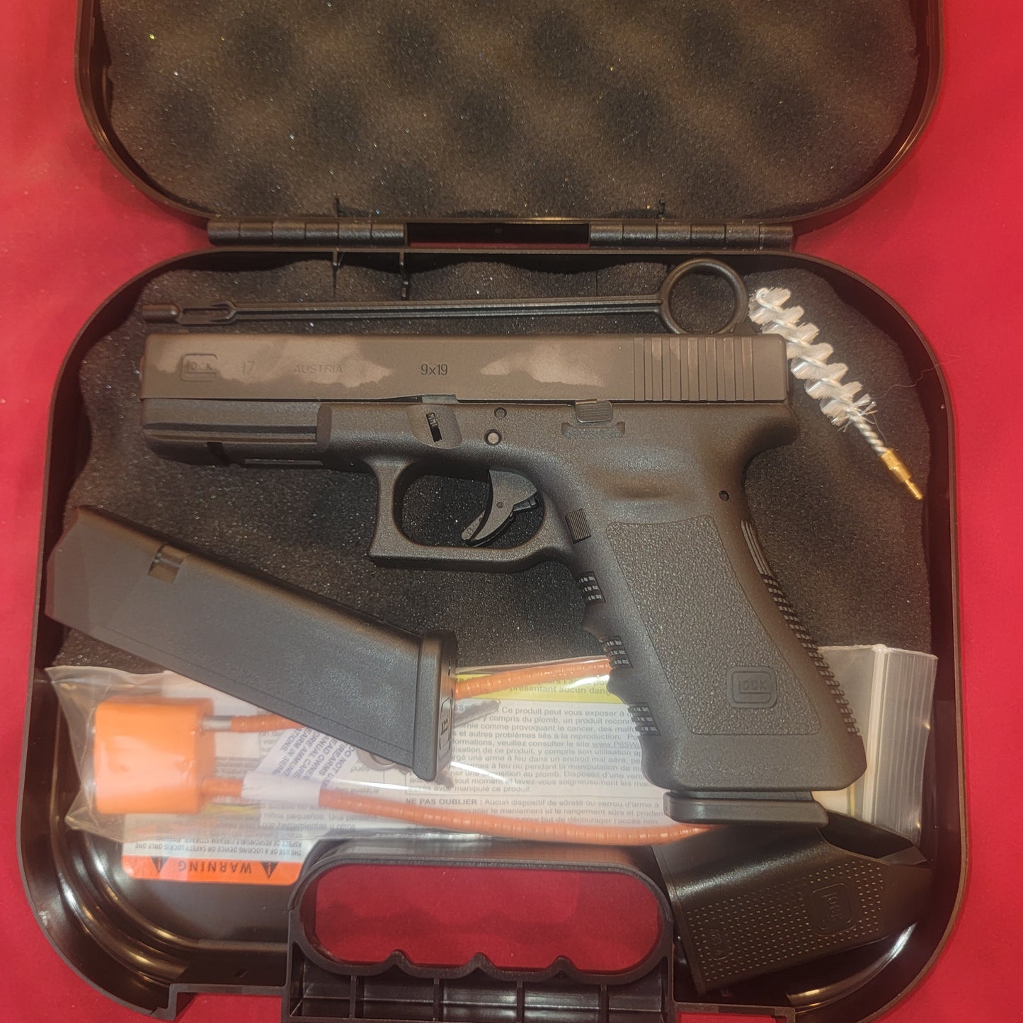 GLOCK 17 GEN3 - G17 9mm Semiautomatic Pistol 2x17 round magazine 9MM luger