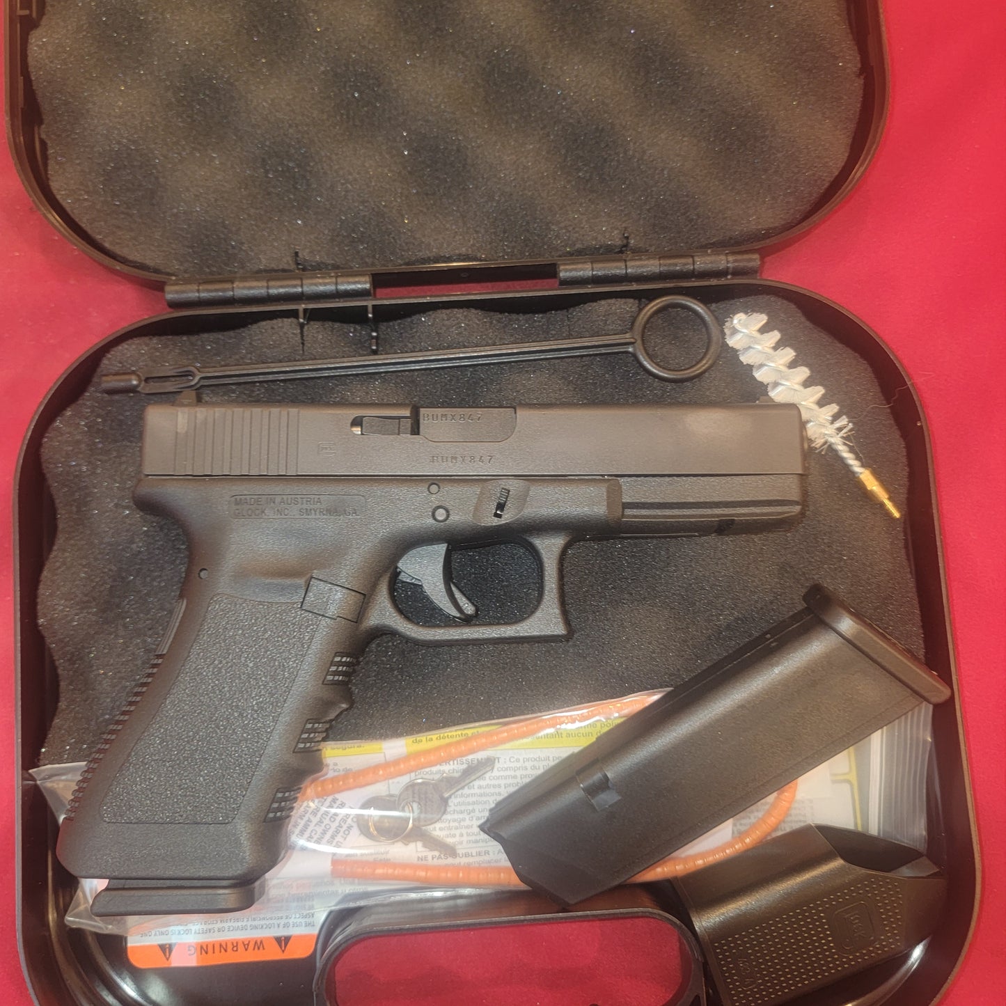 GLOCK 17 GEN3 - G17 9mm Semiautomatic Pistol 2x17 round magazine 9MM luger
