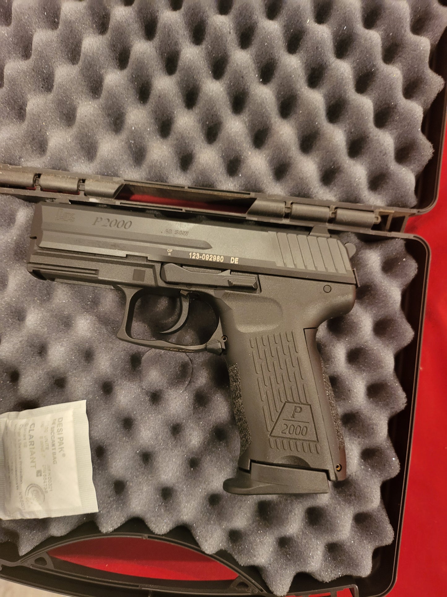 Heckler & Koch P2000 V3 .40 S&W Pistol with 2x12 mags New no card fee