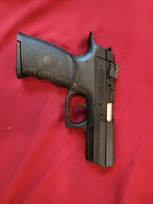 Magnum research baby eagle III compact 40 S&W 2x12 mags