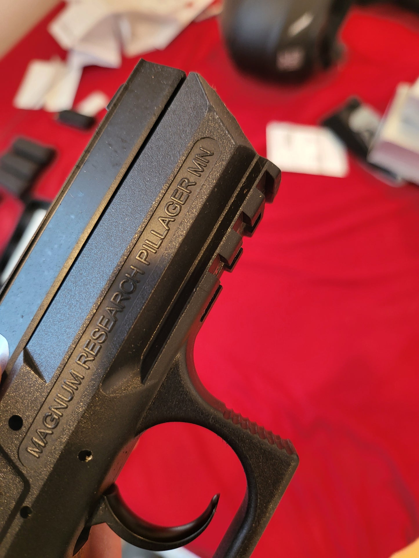 Magnum research baby eagle III compact 40 S&W 2x12 mags