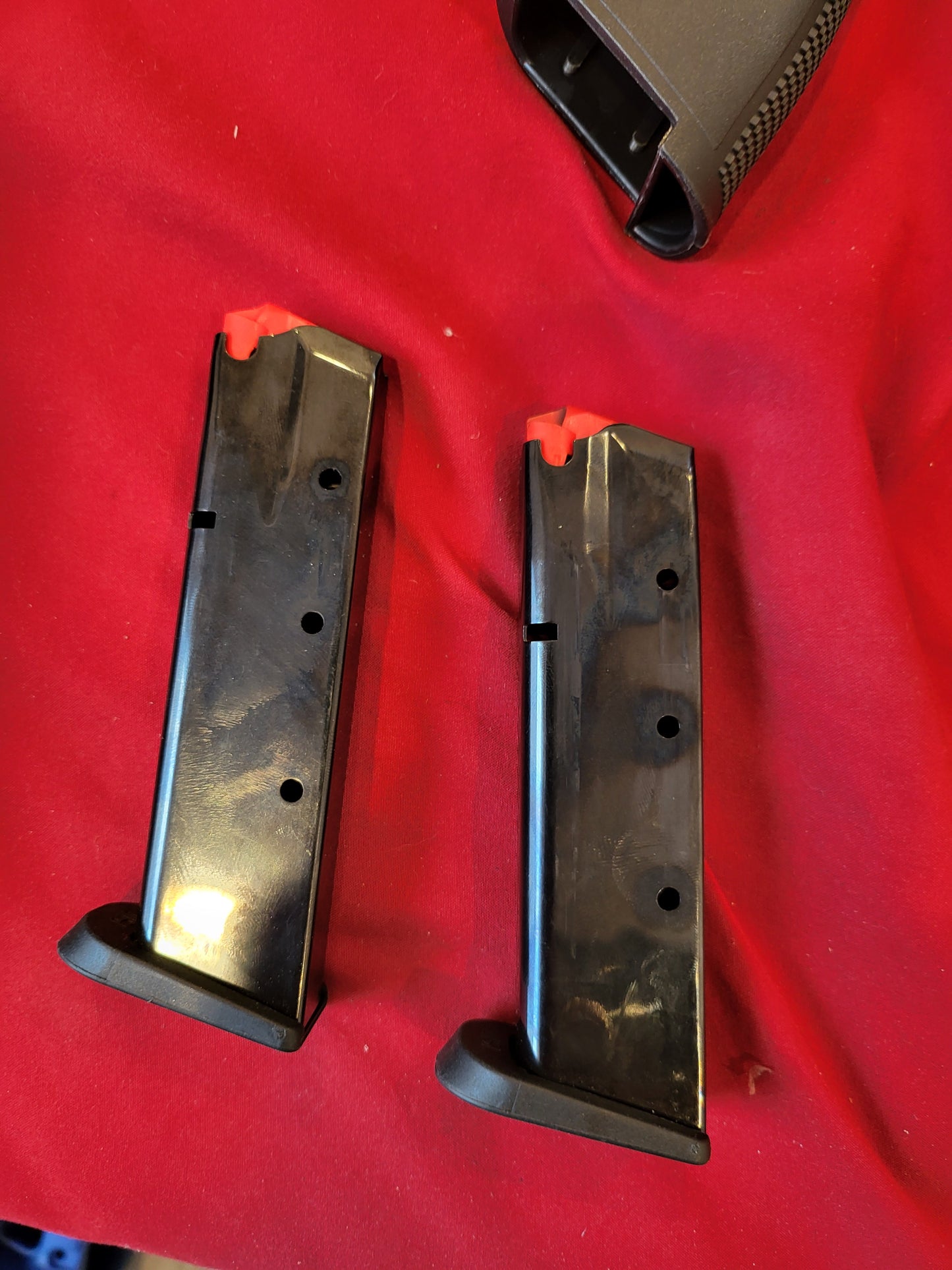 Magnum research baby eagle III compact 40 S&W 2x12 mags