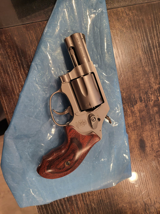 Smith & Wesson Model 60 LS Ladysmith .357 Magnum/.38 S&W Special+P Revolver