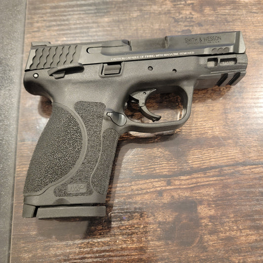 Smith & Wesson M&P40C M2.0 4 in 40 S&W Compact 13-Round Pistol no card fee