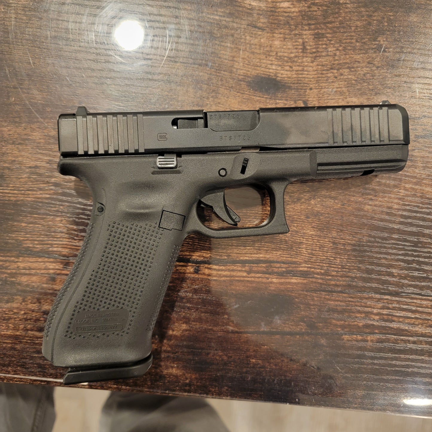 GLOCK 22 - G22 GEN5 Semiautomatic .40 S&W Centerfire Pistol 3x15 mags