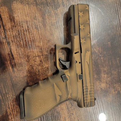 glock G20 GEN4 10MM distressed flag patern with 3x15 mags
