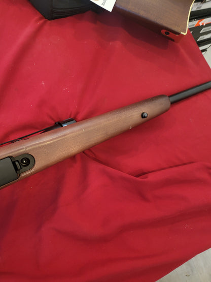 Savage Axis II XP.270 Win Bolt-Action Rifle weaver 3-9x40 scope Combo