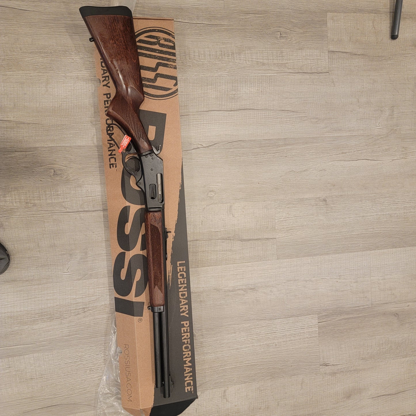 ROSSI R95 45-70 gov 6RD 20" BLACK OXIDE BARREL FIXED HARDWOOD STOCK